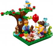 LEGO Romantic Valentine Picnic 40236