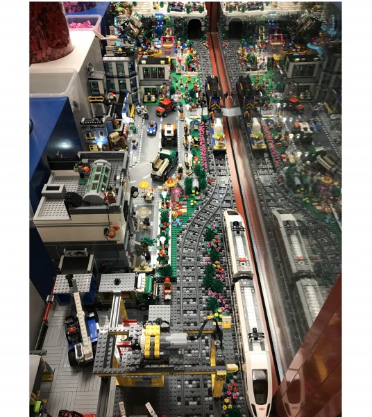 Nytt skyltfönster - En värld av LEGO