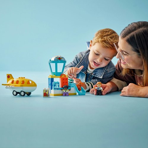 LEGO DUPLO Första gången på flygplatsen 10443