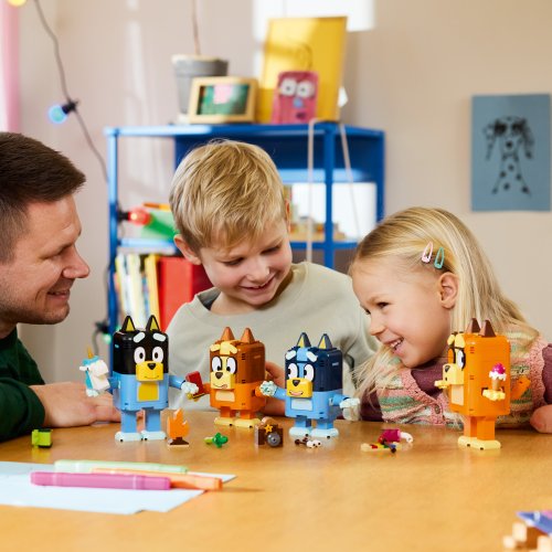LEGO Bluey Klossbyggd Bluey och familj 11217