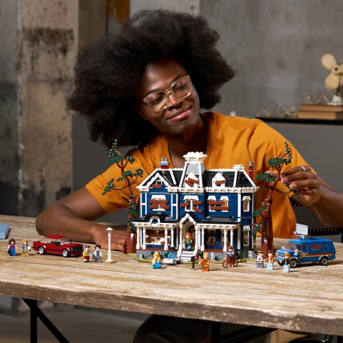 LEGO Icons Stranger Things: Familjen Creels hus 11370