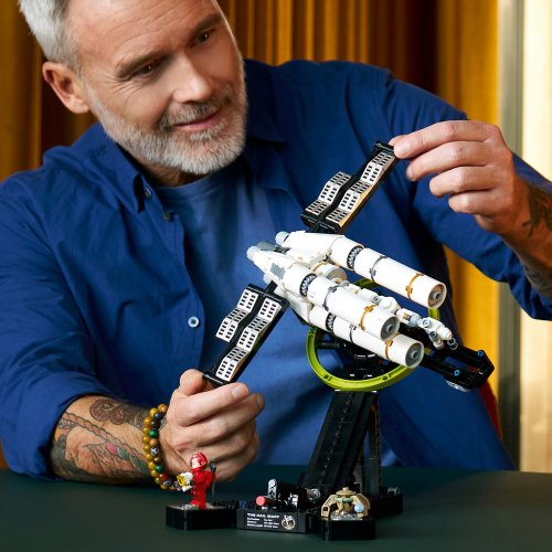 LEGO Icons Project Hail Mary 11389