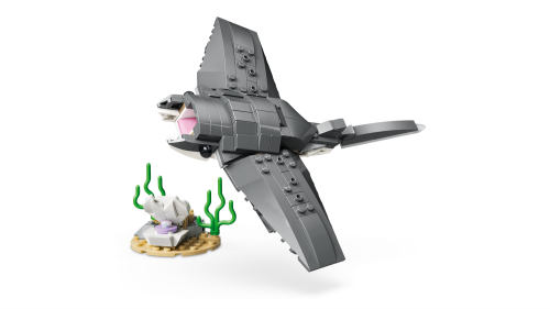 LEGO Creator Vildsint haj med skattkista 31381