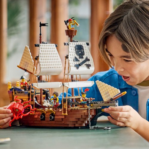 LEGO Creator Ikoniskt piratskepp 31387