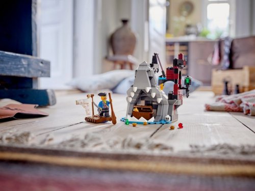 LEGO Creator Läskig piratö 40597