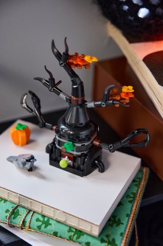 LEGO Creator Kusligt spökträd 40900
