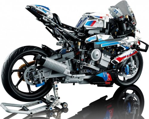 LEGO Technic BMW M 1000 RR 42130