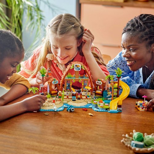 LEGO Friends Familjesemester på strandresort 42673