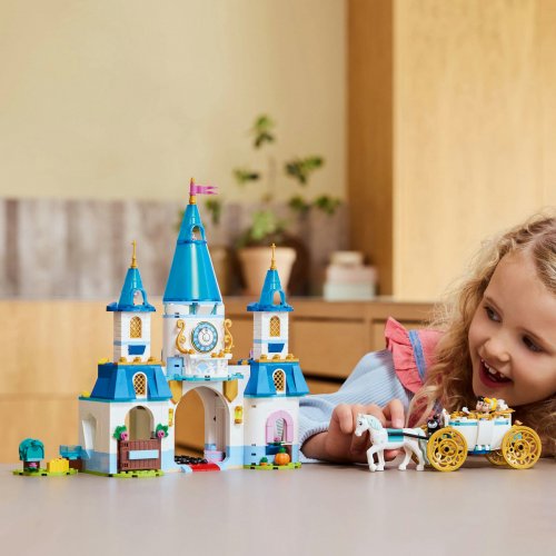 LEGO Disney Askungens slott och häst med vagn 43275