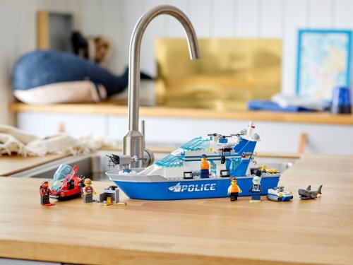 LEGO City Polispatrullbåt 60277