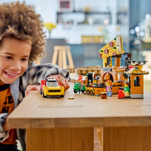 LEGO City Pizzahemkörning med fordon 60496