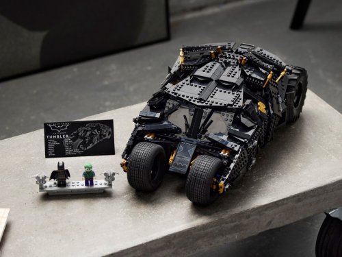 LEGO DC Batman Batmobile Tumbler 76240