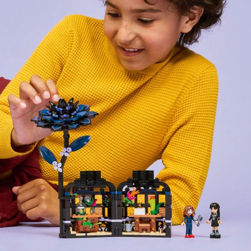 LEGO Wednesday Svart dahlia 76784