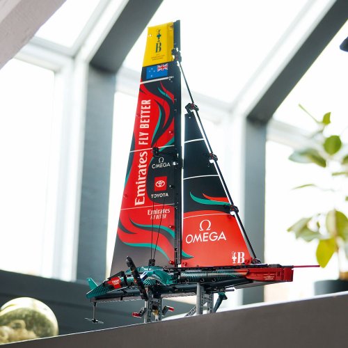 LEGO Technic Emirates Team New Zealand AC75 yacht 42174