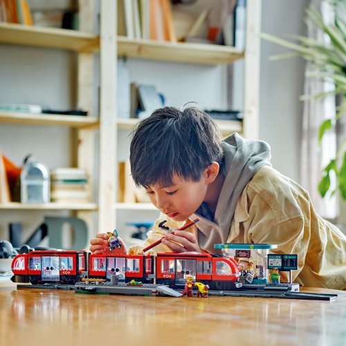 LEGO City Spårvagn och station 60423
