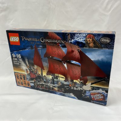 LEGO Vintage Pirates of the Caribbean Queen Annes Revenge 4195